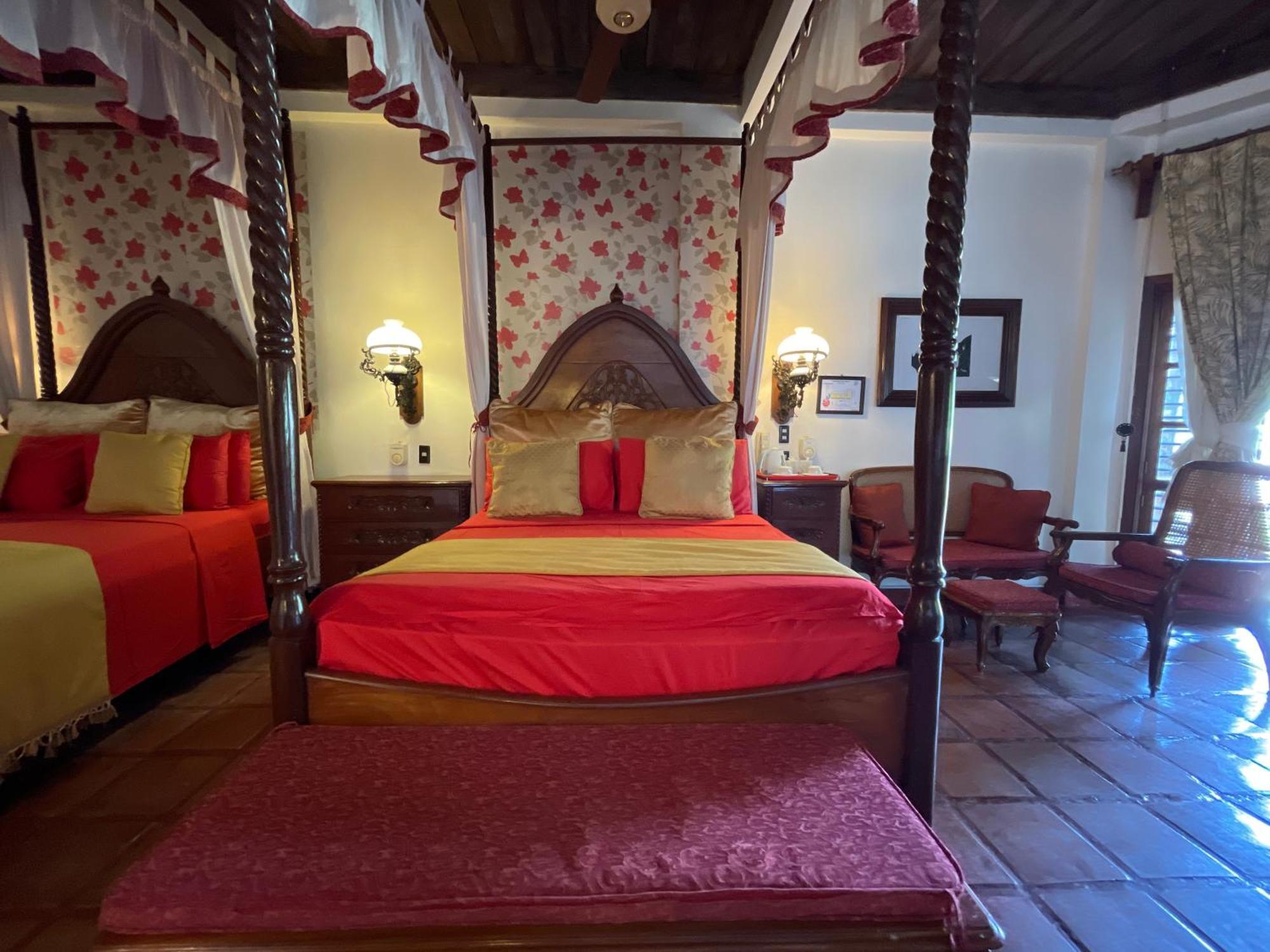 Tropicana Castle Dive Resort Powered By Cocotel Puerto Galera Kamer foto