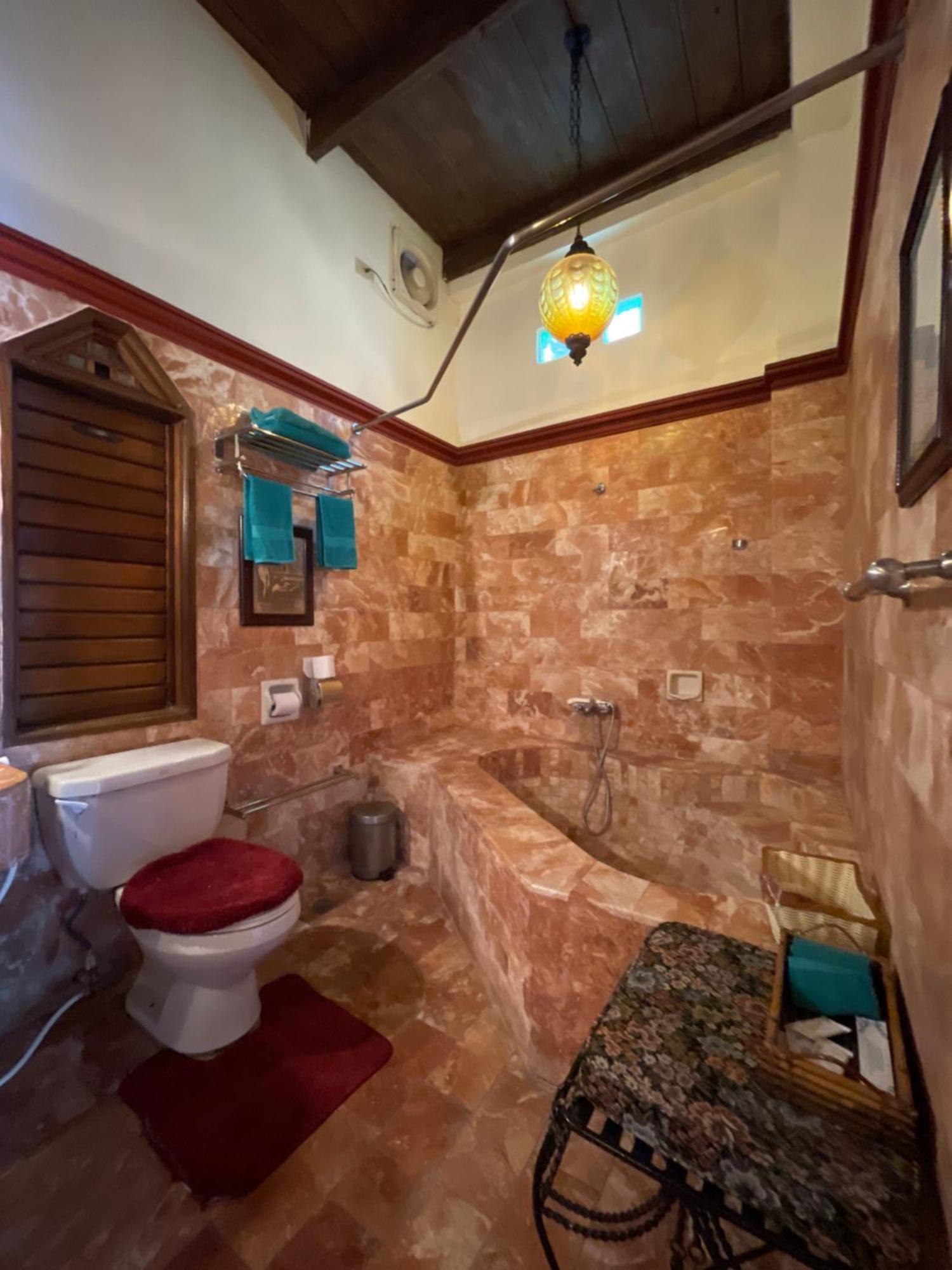 Tropicana Castle Dive Resort Powered By Cocotel Puerto Galera Kamer foto
